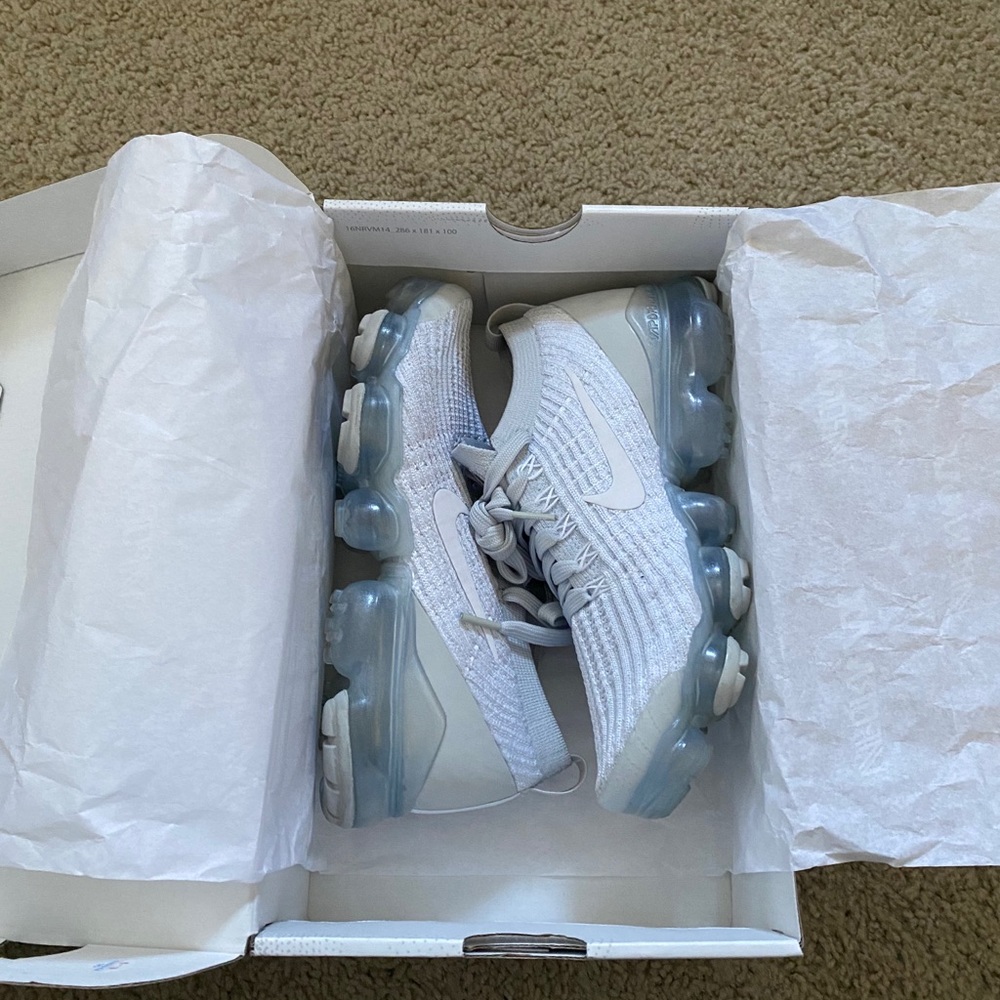 6.5 Women’s Air Vapormax Flyknit 3